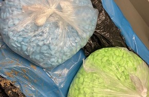 Hauptzollamt Stuttgart: HZA-S: Stuttgarter Zoll stoppt 2,5 Kilogramm Ecstasy-Tabletten