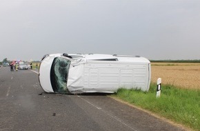 Polizei Düren: POL-DN: Unfall beim Abbiegen, zwei Leichtverletzte