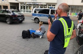 Polizei Paderborn: POL-PB: Schlag gegen den Drogenhandel - Fünf Tatverdächtige festgenommen - Polizei legt Kokain-"Drive-in" still