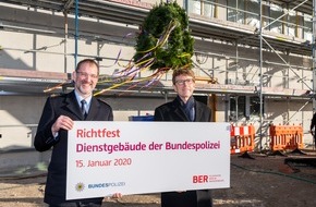 Bundespolizeidirektion Berlin: BPOLD-B: Gemeinsame Pressemitteilung der Flughafen Berlin Brandenburg GmbH und der Bundespolizeidirektion Berlin: Richtfest Dienstgebäude der Bundespolizei - Inbetriebnahme noch vor BER-Eröffnung