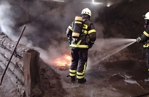 Feuerwehr Plettenberg: FW-PL: OT-Eiringhausen. Metallstaub geriet in Brand. Feuer schnell unter Kontrolle