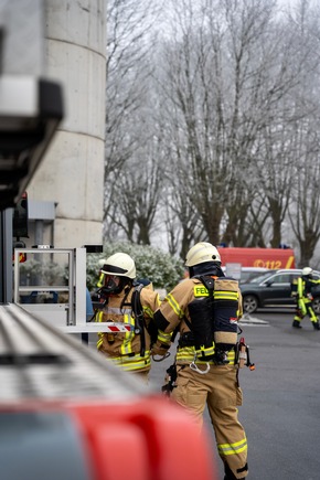 FW-EN: Hochhausbrandbekämpfung - Einsatzübung der Feuerwehr Hattingen