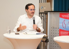 Gespr&auml;ch &uuml;ber Fachkr&auml;ftemangel, Demografie, Zuwanderung - 19. &bdquo;Tag f&uuml;r Unternehmerinnen und Unternehmer &ndash; erfolgreich nachhaltig&ldquo; in Dortmund