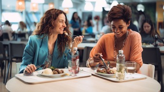 IKEA Deutschland GmbH & Co. KG: Gemeinsam essen, gemeinsam sparen: IKEA halbiert Restaurantpreise an Sommerwochenenden