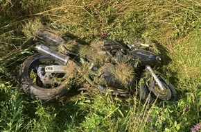 Polizei Aachen: POL-AC: Zusammenstoß zwischen Auto und Motorrad in der Eifel