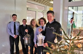 Kreispolizeibehörde Rhein-Kreis Neuss: POL-NE: Friedenslicht leuchtet auf drei Polizeiwachen