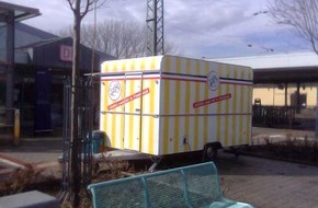 Polizeiinspektion Northeim: POL-NOM: Verkaufsanhänger gestohlen (Bild im Anhang)