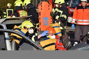 FW Wenden: Jahresabschlussübung der Feuerwehr Wenden