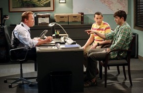 ProSieben: Hasta la vista, Charlie! ProSieben besiegelt das Serienfinale von "Two and a Half Men" am 26. Mai mit Arnold Schwarzenegger - und ohne Charlie Sheen