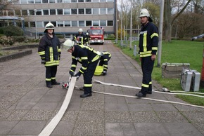 FW-AR: 16 neue Einsatzkräfte verstärken die Arnsberger Feuerwehr