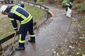Freiwillige Feuerwehr Samtgemeinde Fredenbeck: FFW Fredenbeck: Korrektur: Ausgelaufenes Öl verunreinigt Spielplatz und Gehweg