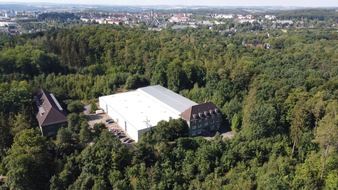 Schultze & Braun GmbH & Co. KG: Pressemitteilung - Plauener Seidenweberei: Investorenprozess für den Produzenten von hochwertigen Seidengeweben läuft
