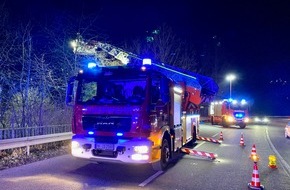 Feuerwehr Iserlohn: FW-MK: Personenzug kollidiert mit Einkaufswagen