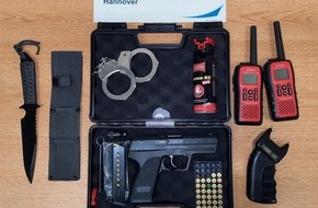 Bundespolizeiinspektion Hannover: BPOL-H: Schreckschusswaffe, Messer, Elektroimpulsgerät - Bewaffneten Jugendlichen im Hauptbahnhof Hannover gestellt