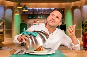 SAT.1: "Doppelt kocht besser": Starkoch Alexander Kumptner bringt ab Juli den SAT.1-Vorabend zum Kochen