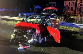 Freiwillige Feuerwehr Bad Honnef: FW Bad Honnef: Autofahrerin bei Alleinunfall schwer verletzt aus Fahrzeug gerettet