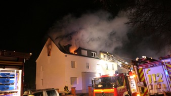 Feuerwehr Dortmund: FW-DO: Feuer in Oestrich / 72-Jähriger bewusstlos aus brennender Wohnung gerettet