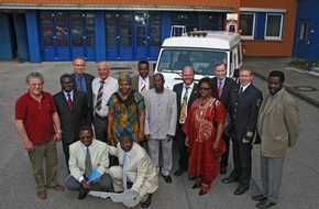 Feuerwehr Essen: FW-E: Krankenwagen soll Schwangeren in West-Afrika helfen, Bildbeilage