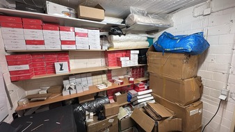 Zollfahndungsamt Hamburg: ZOLL-HH: Zoll stellt tonnenweise illegale Abnehmprodukte und geschmuggelte Kosmetika bei umfangreichen Durchsuchungen sicher und nimmt mutma&szlig;liche H&auml;ndlerin fest