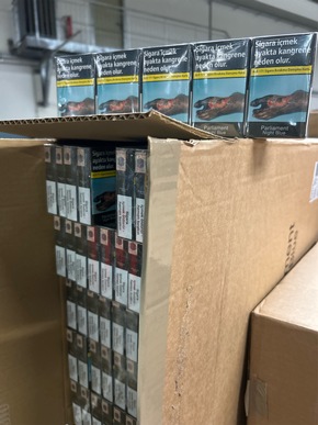 HZA-R: Zoll zieht 3.000 Stangen unversteuerte Zigaretten auf der A6 bei Wernberg-K&ouml;blitz aus dem Verkehr / Mithilfe von Gro&szlig;r&ouml;ntgentechnik decken Z&ouml;llner umfangreichen Zigarettenschmuggel auf