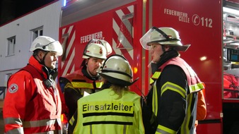 FW Celle: Verpuffung und Gefahrstoffaustritt - Einsatzübung in Altencelle bei der Firma &quot;OneSubsea GmbH&quot;