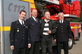 Deutscher Feuerwehrverband e. V. (DFV): Dr. Peter Struck war mit der Feuerwehr vertraut / DFV und DJF würdigen Verdienste des verstorbenen Bundesministers a. D. (BILD)