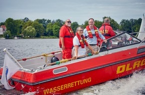 DLRG - Deutsche Lebens-Rettungs-Gesellschaft: Schwimmen verbindet: DLRG, BBBank und BBBank Stiftung fördern inklusive Angebote