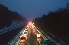 Polizeipräsidium Trier: POL-PPTR: Lob von der Polizei für die Einhaltung der Rettungsgasse