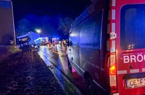 Feuerwehr Flotwedel: FW Flotwedel: Schwerer Verkehrsunfall auf der B214 bei Bröckel