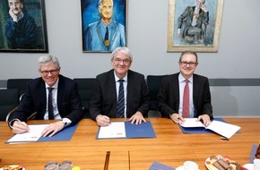 Santander Consumer Bank AG: Vertrag für erste Santander Stiftungs-Juniorprofessur bei den Kölner Rechtswissenschaften unterzeichnet