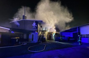 Feuerwehr Dortmund: FW-DO: Werkstatt brennt in voller Ausdehnung