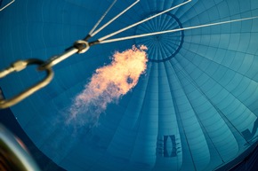 Jochen Schweizer Monthly // Inside Abenteuer Vol. 3 - Adrenalinkick next level: Fallschirmsprung aus dem Heißluftballon