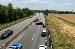 Polizeidirektion Landau: POL-PDLD: Verkehrsunfall auf der A 65 bei Kandel / Vollsperrung der Autobahn