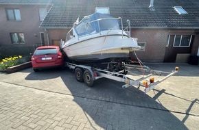 Polizeiinspektion Nienburg / Schaumburg: POL-NI: Bootstrailer mit Boot macht sich selbständig