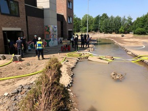 FW-EN: Resümee Katastrophenschutz: EN-Feuerwehren und Hilfsorganisationen arbeiten Hand in Hand und leisten 8.200 Stunden im überörtlichen Hochwassereinsatz