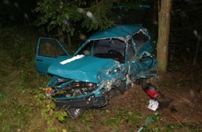 Polizeidirektion Göttingen: POL-GOE: (729/2005) 56-Jähriger bei Verkehrsunfall tödlich verletzt