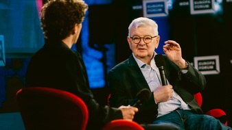 WDR Westdeutscher Rundfunk: Joschka Fischer beim WDR Europaforum: &bdquo;Ich halte an der Idee Europa dicksch&auml;delig fest&ldquo;