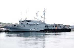 Presse- und Informationszentrum Marine: Minenjagdboot "Dillingen" geht auf große Fahrt (BILD)