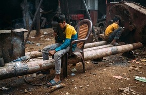 Stiftung SOS-Kinderdorf Schweiz: Medienmitteilung: Schuften statt Schule: Jedes 6. Kind in den Slums von Dhaka arbeitet Vollzeit / Zum Welttag der Bildung am 24.1.