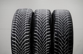 ADAC: Millimeter, die entscheiden / ADAC Studie untersucht, ab welcher Profiltiefe Winterreifen gewechselt werden sollten / Leistungseinbruch zwischen vier und zwei Millimeter