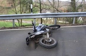 Kreispolizeibehörde Herford: POL-HF: Lemgoer verliert Kontrolle über sein Motorrad - 18-Jähriger bei Unfall schwer verletzt