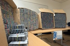 Hauptzollamt Kiel: HZA-KI: Zoll stoppt Schmuggel auf der A1 - mehr als 300.000 Tabletten sichergestellt.