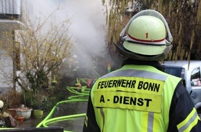 Feuerwehr und Rettungsdienst Bonn: FW-BN: Großeinsatz für die Bonner Feuerwehr
Gebäudebrand in der Nordstadt fordert ein Todesopfer