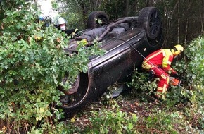 Polizei Minden-Lübbecke: POL-MI: Reh ausgewichen: Porsche überschlägt sich auf Abfahrt der B 65