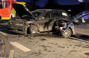 Kreispolizeibehörde Märkischer Kreis: POL-MK: Vier Verletzte nach Verkehrsunfall auf der B229