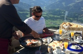 SkiWelt Wilder Kaiser-Brixental Marketing GmbH: Frühstück am Berg - ein Erlebnis für Genießer: Einzigartige Bergpanoramen und Tiroler Produkte  - BILD