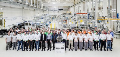 Skoda Auto Deutschland GmbH: Im SKODA AUTO Werk Vrchlabí läuft dreimillionstes automatisches Direktschaltgetriebe DQ200 vom Band (FOTO)