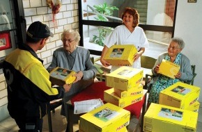 Deutsche Post DHL Group: Weihnachtsservice für Senioren: DHL bringt Packsets und holt Weihnachtspäckchen ab