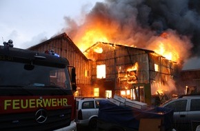 Kreisfeuerwehrverband Rendsburg-Eckernförde: FW-RD: Abschlussmeldung: Aktuell Feuer 4 in Ellerdorf - Landwirschaftliches Gehöf im Vollbrand