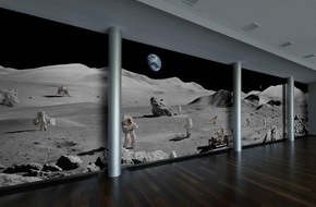 OHB SE: 80 Quadratmeter großes Fotokunstwerk von Michael Najjar im OHB-Eventzentrum installiert